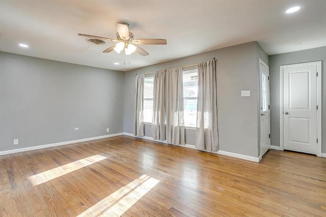 Foto del edificio - 4824 Trail Lake Dr