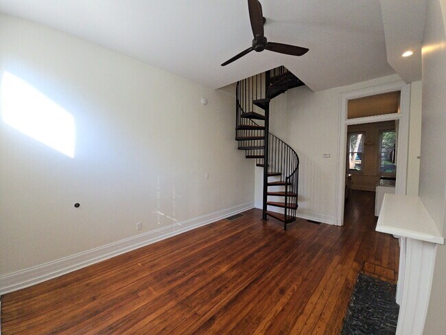 Building Photo - 322 Mulberry St