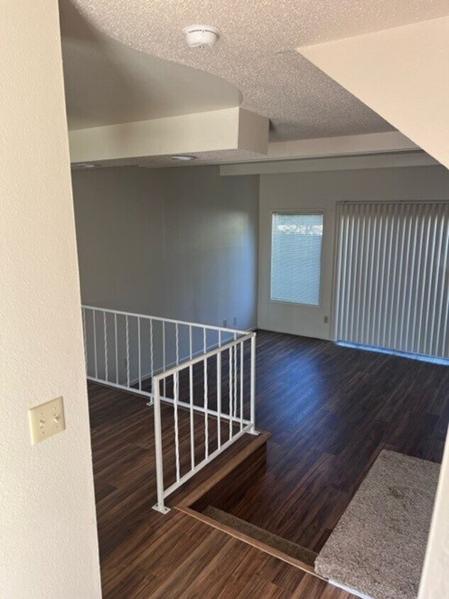Foto principal - FREE RENT! 2x1 Townhome on Miller St S