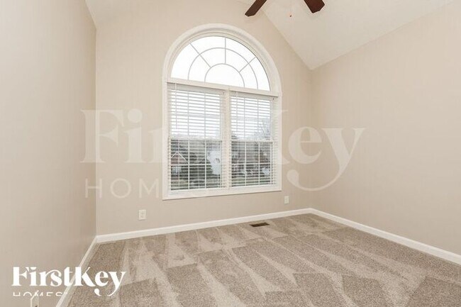 Foto del edificio - 593 Winding Bluff Way
