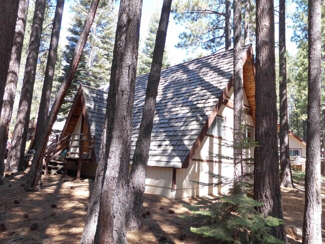 Foto del edificio - Nice house in South Lake Tahoe available now!