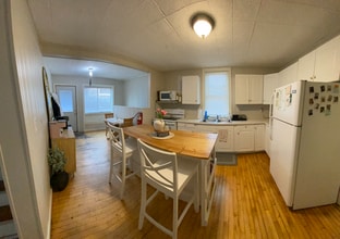 Building Photo - 1012 16th St N