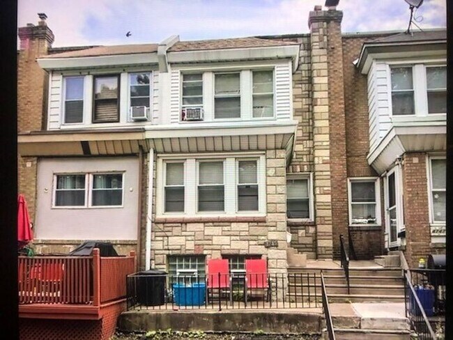Building Photo - 3 Bedroom House for rent 19136