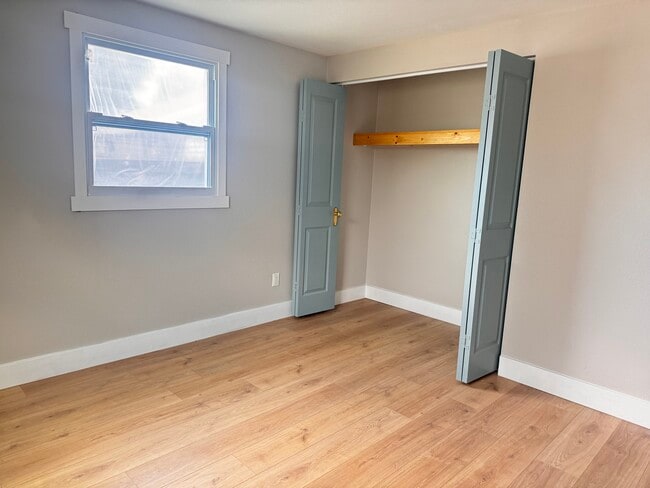 Foto del edificio - 3205 E Shadowlawn Ave