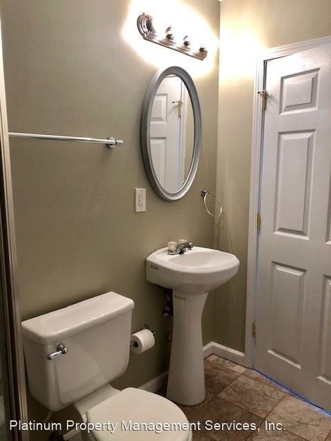 Building Photo - 3 br, 2.5 bath House - 2271 Fairway Cir Ne