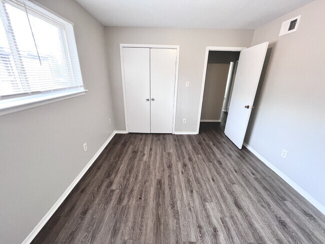 Building Photo - 3793 Helen Ann Dr