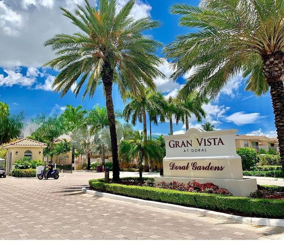 Foto principal - 4240 NW 79th Ave