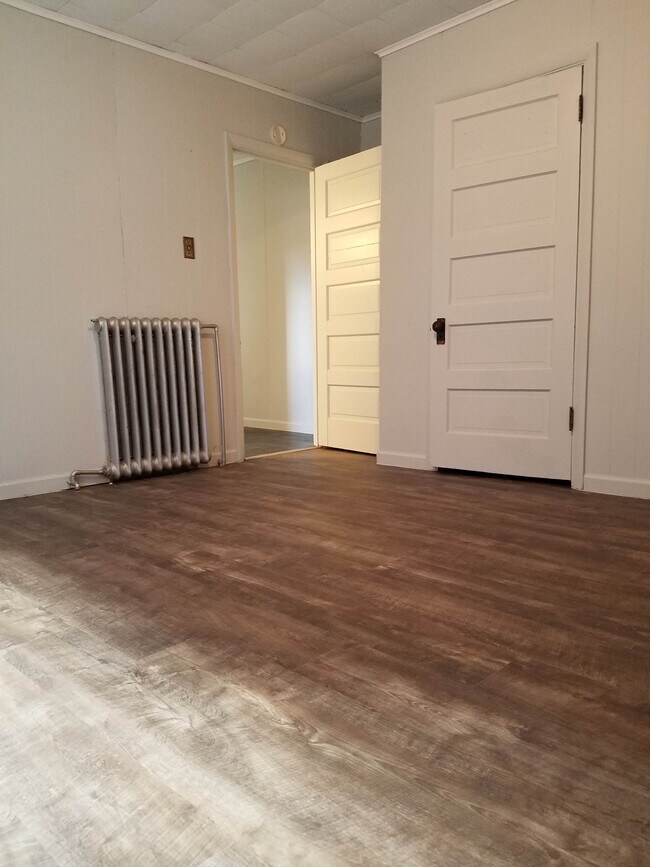 205 E 3rd Ave Unit Ground Floor, Altoona, PA 16602 Apartments in