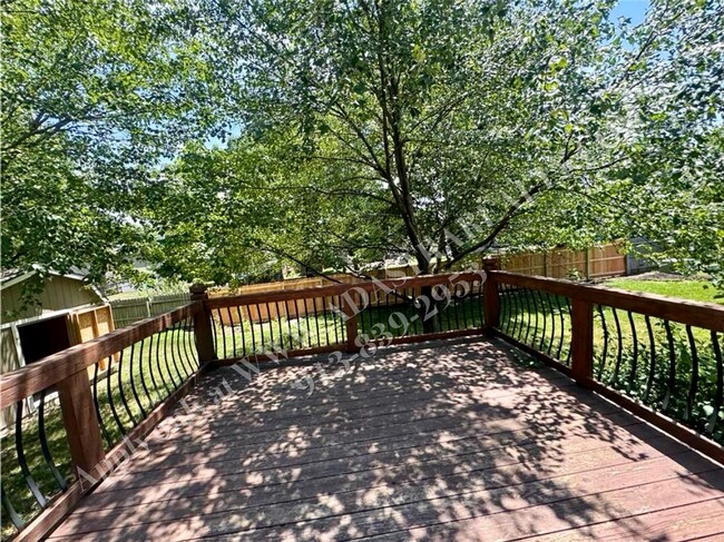 Foto del edificio - Beautiful 2 Story Home in OLATHE-Available...
