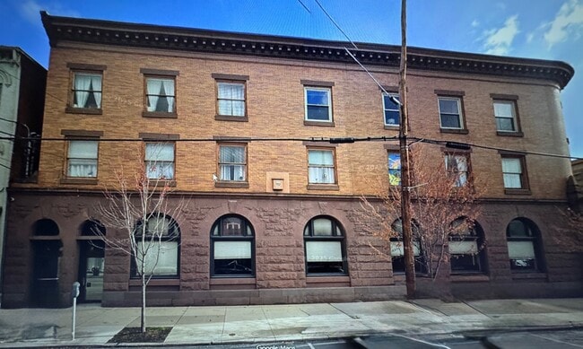 Building Photo - 507 Penn St