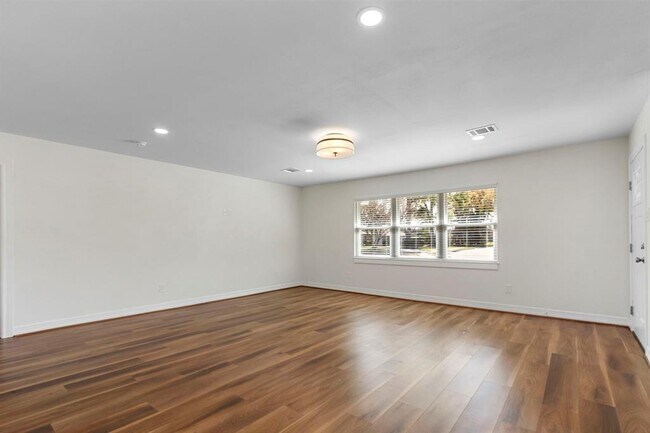 Foto del edificio - 10218 Moorberry Ln