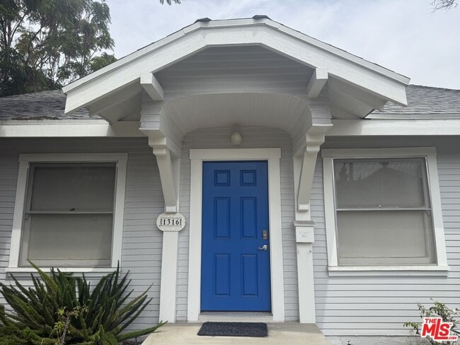 Foto del edificio - 1316 S Bundy Dr