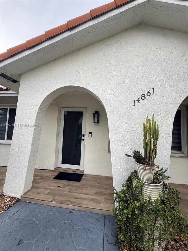 Building Photo - 14861 SW 70th St