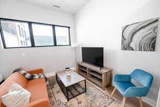 Building Photo - 4619 Douglas St