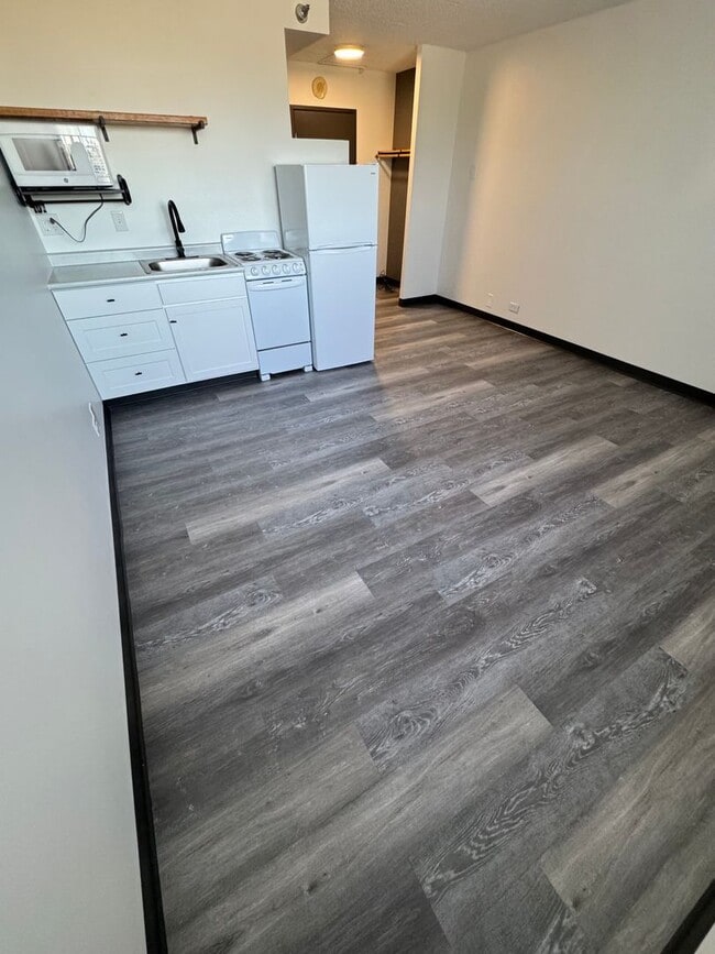 Interior Photo - The McCoy @ 8035
