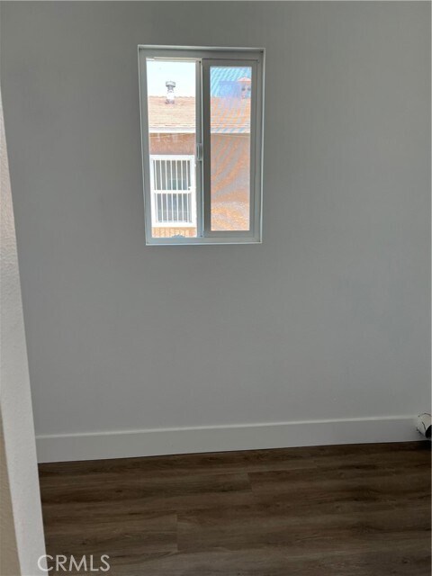 Foto del edificio - 8807 S Hoover St