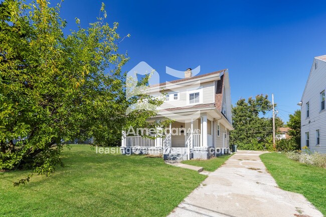 Foto del edificio - 43 W Hillcrest Ave
