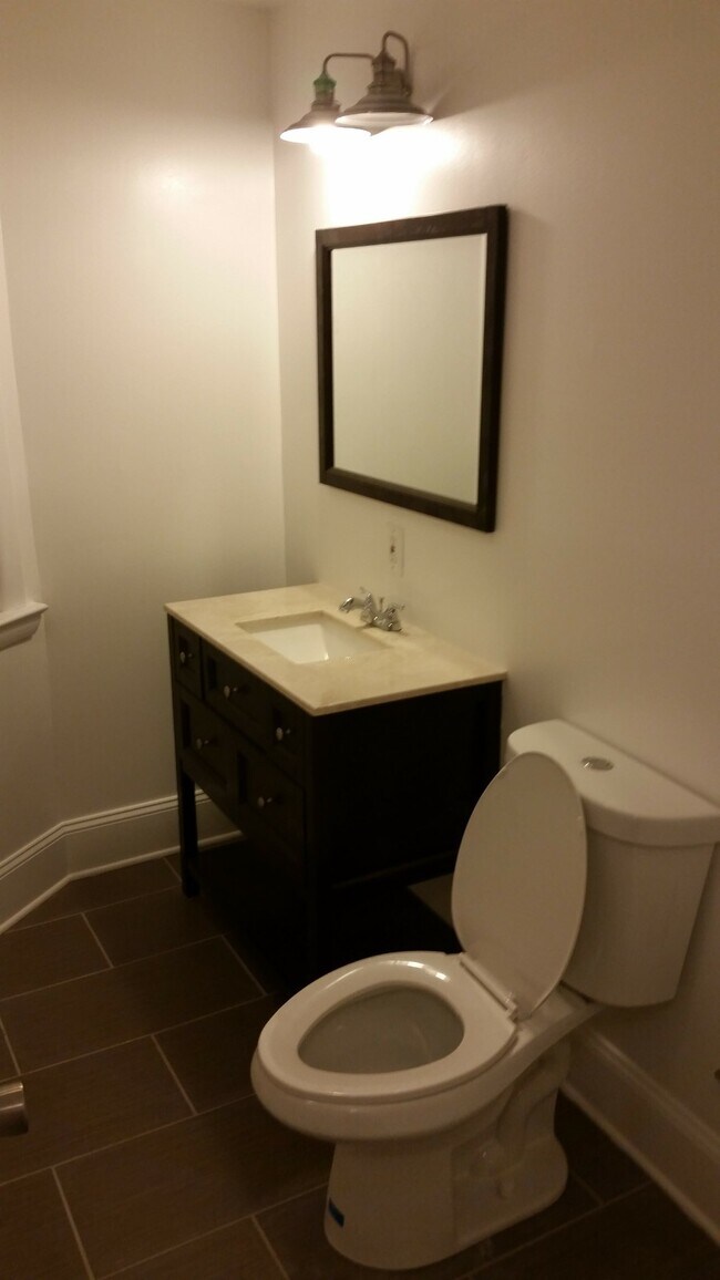 Foto del edificio - 1735 Kilbourne Pl NW
