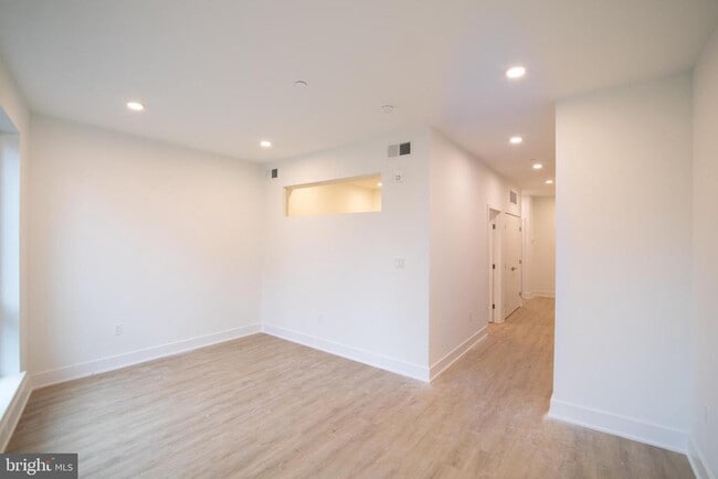 Building Photo - 1325 N Lee St