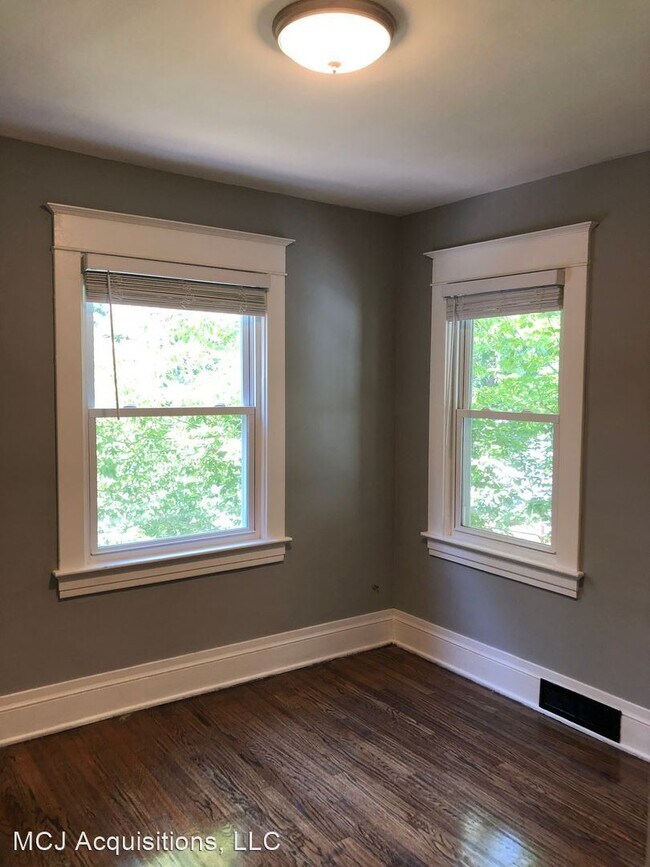Foto del edificio - 5 br, 2 bath House - 87 Paige St