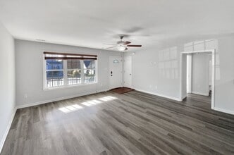 Building Photo - 3912 Harrow Dr