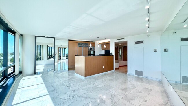 Foto del edificio - 2-BED/2-BATH AVAILABLE 09/30/2025 in NAURU...