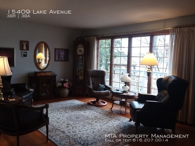 Foto del edificio - 15409 Lake Ave