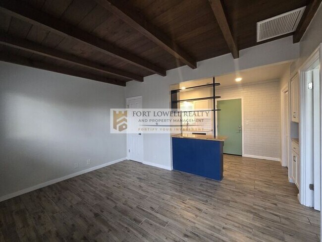 Foto del edificio - 1010 N Jones Blvd