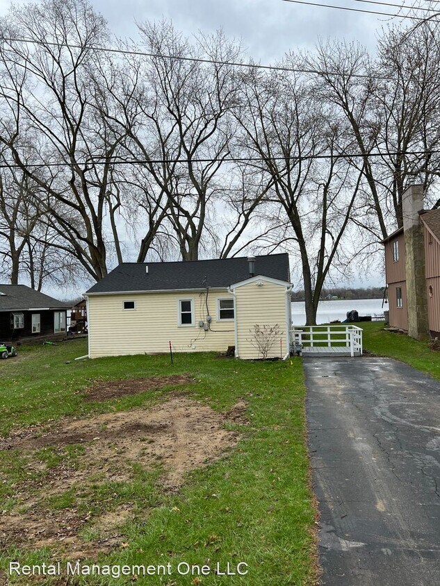 2 br, 1 bath House 8590 Pellett Dr House Rental in Whitmore Lake