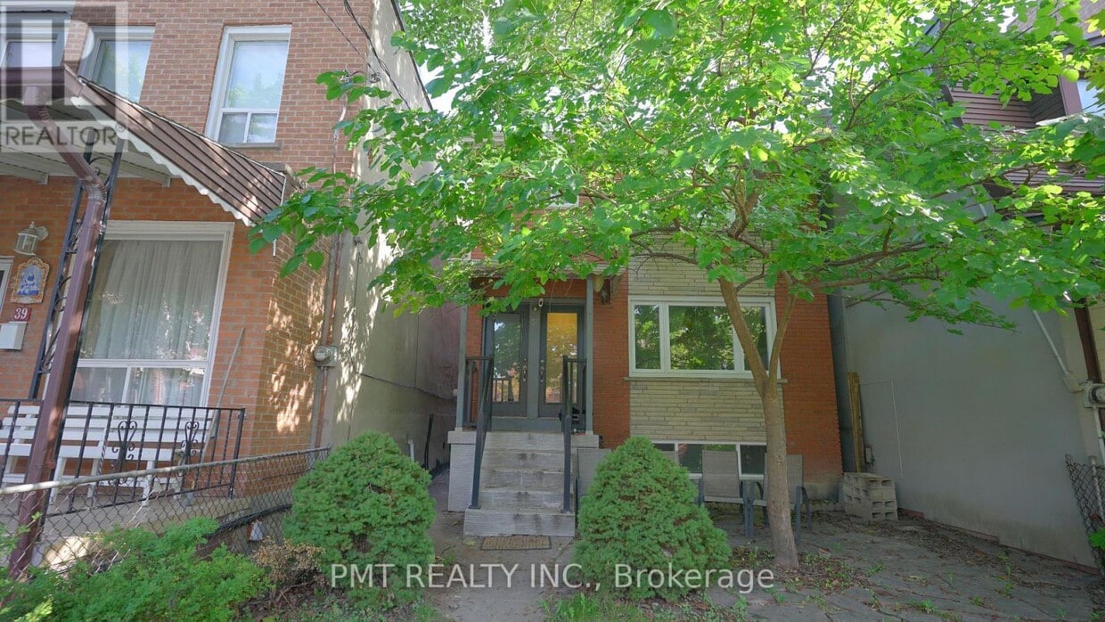 Primary Photo - 37 Brookfield St