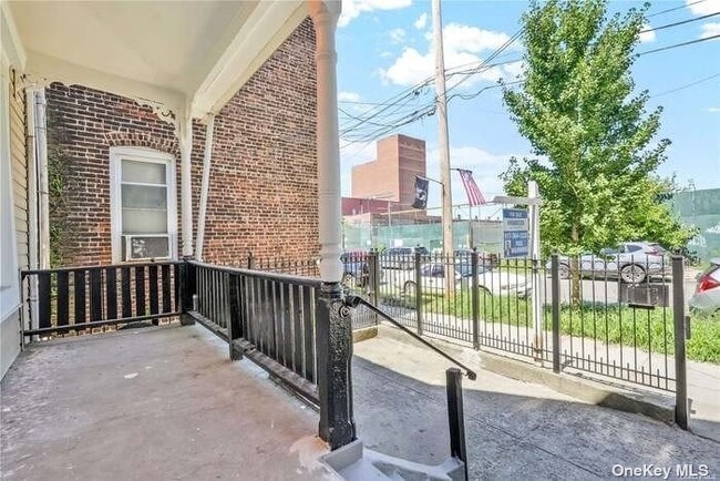 Building Photo - 308 26th Ave