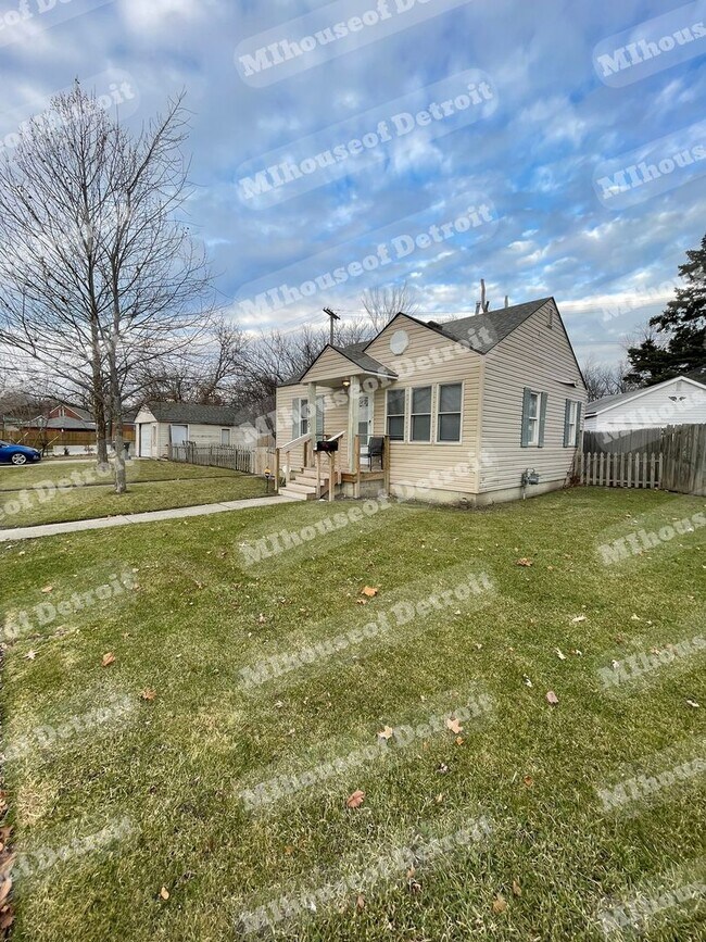 Building Photo - 5310 LaFontaine