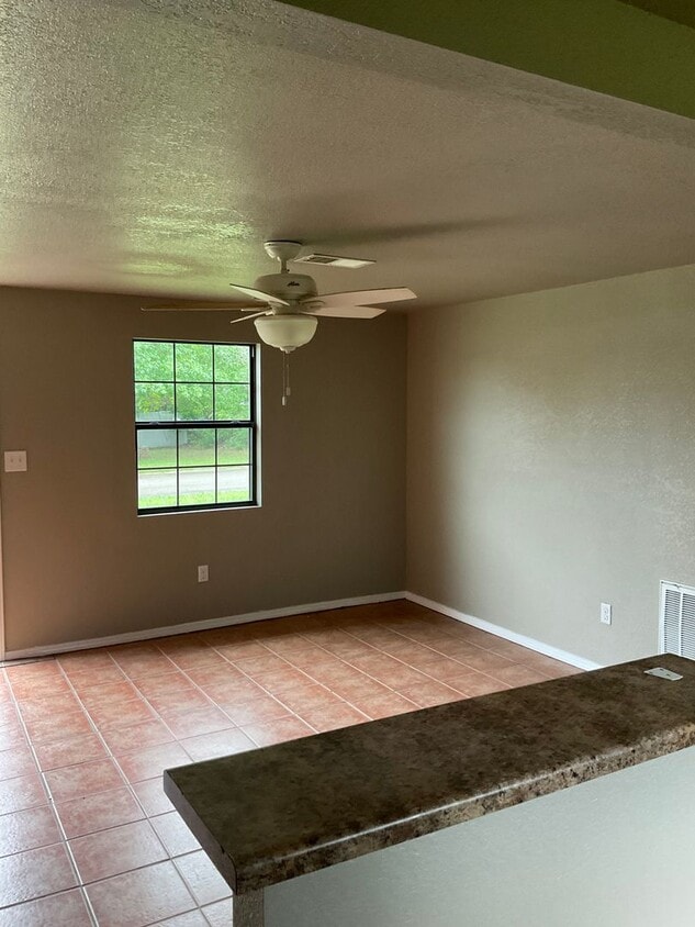 Foto del edificio - 2 Bed 1 Bath Stone Home in Del City