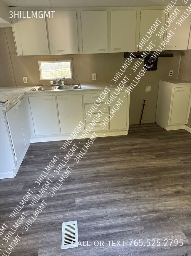 Building Photo - 1216 S Bloomington St