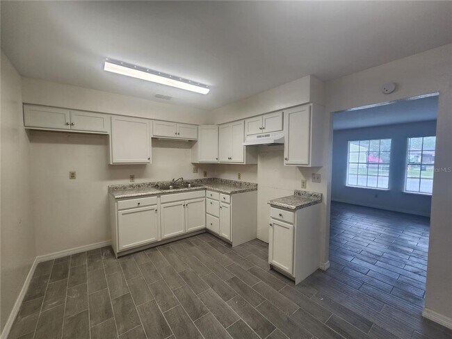 Foto del edificio - 5817 NW 23rd Terrace