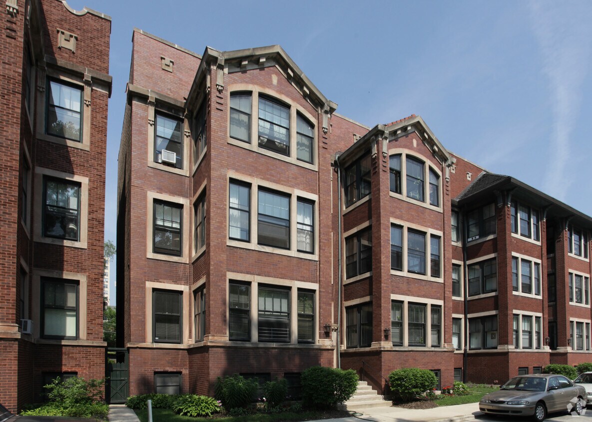 Building Photo - 5418-5420 S East View Park