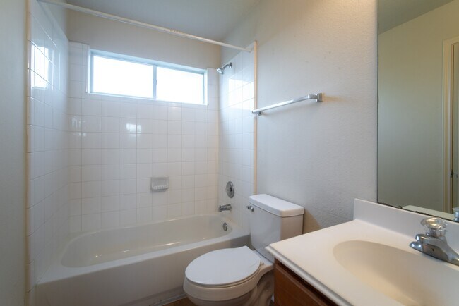 Foto del edificio - 6702 Albion Cresent Dr