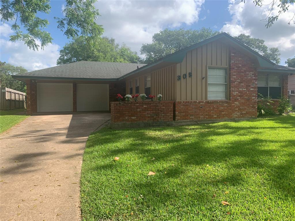 305 Carnation St, Lake Jackson, TX 77566 House Rental in Lake Jackson