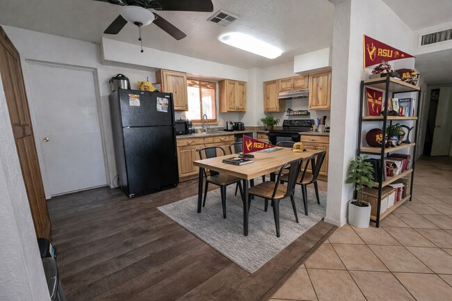 Cocina - 715 W 18th St