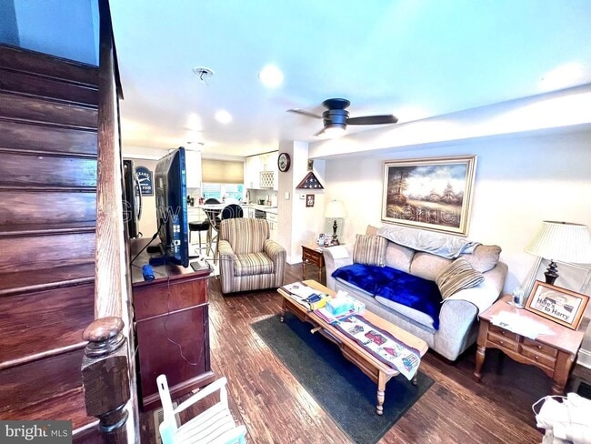 Photo - 2830 Castor Ave Apartment