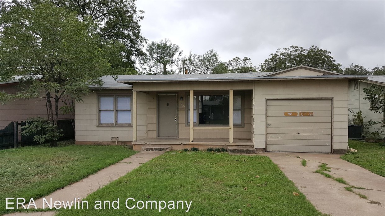Primary Photo - 2 br, 1 bath House - 2327 San Antonio