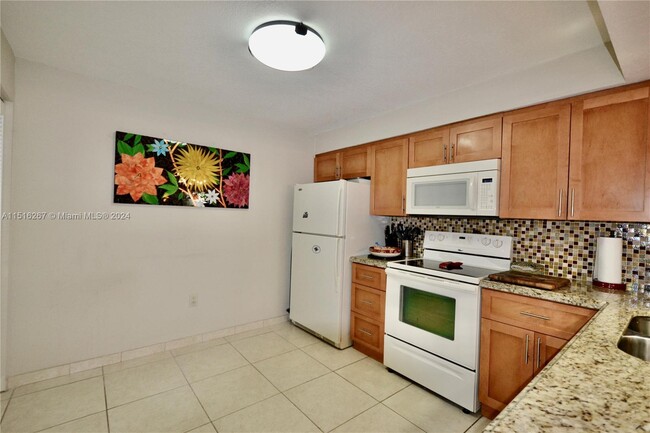 Building Photo - 9020 SW 125th Ave