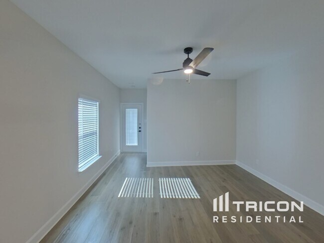 Foto del edificio - 1212 Dye Blvd