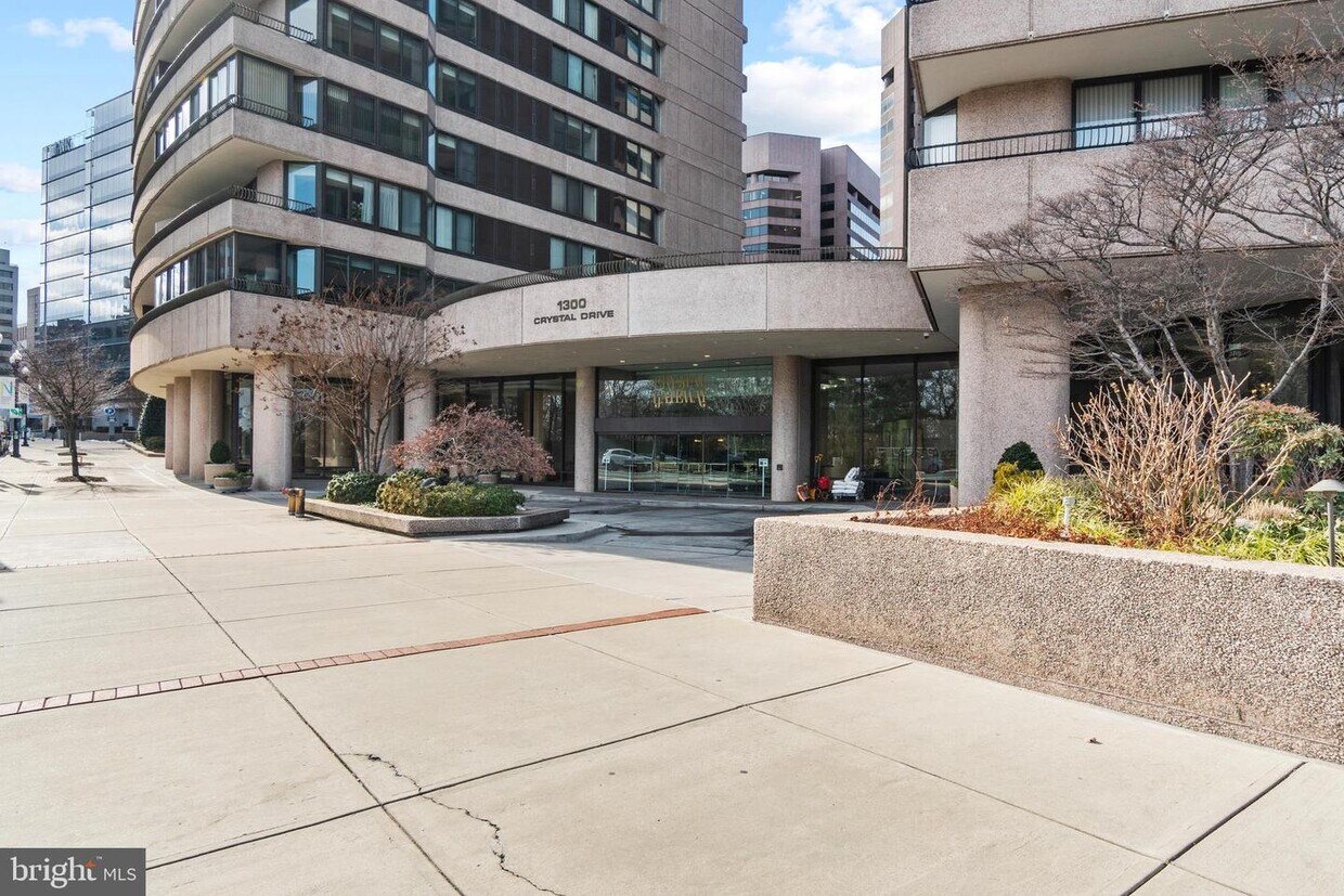 Primary Photo - 1300 Crystal Dr