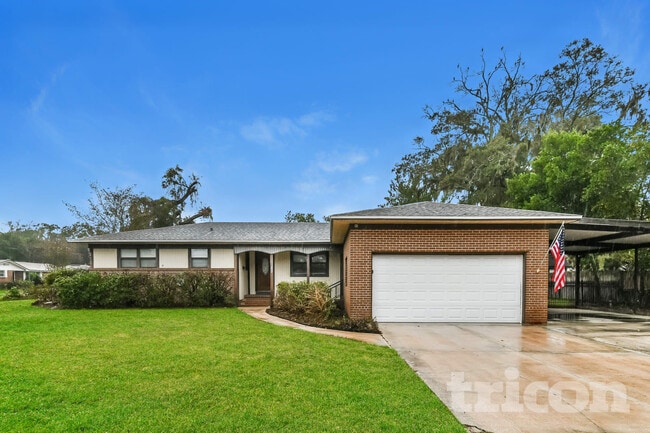 Building Photo - 8588 Lamanto Ave N