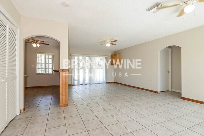 Foto del edificio - 9923 Woodridge Ct