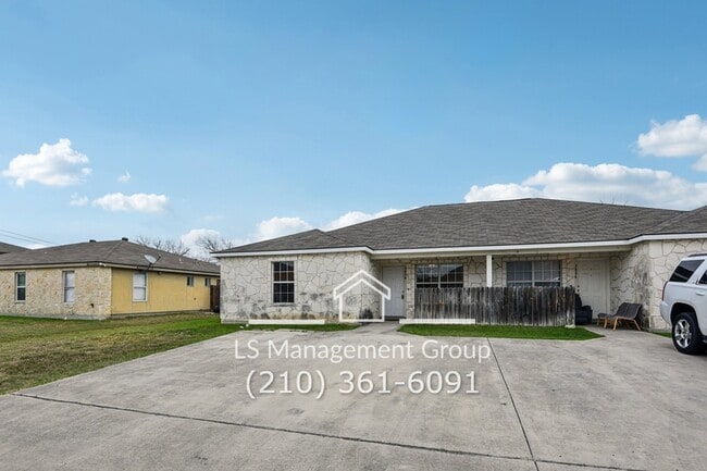 Building Photo - 7636 Oak Chase