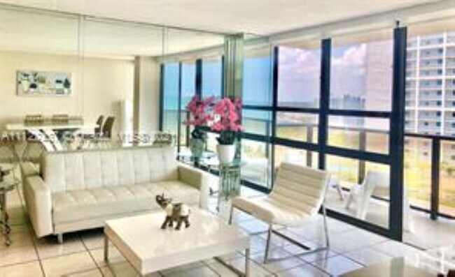 Foto del edificio - 600 NE 36th St