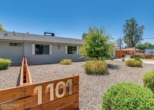 Building Photo - 1101 E Weldon Ave