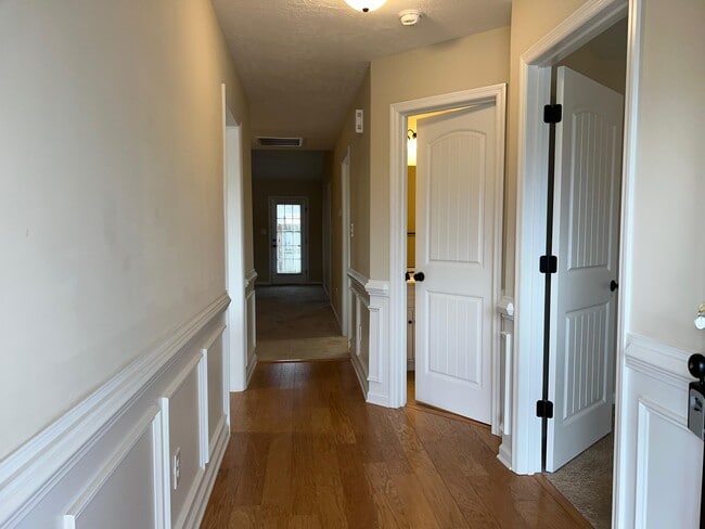 Building Photo - 476 Tarsel Ct